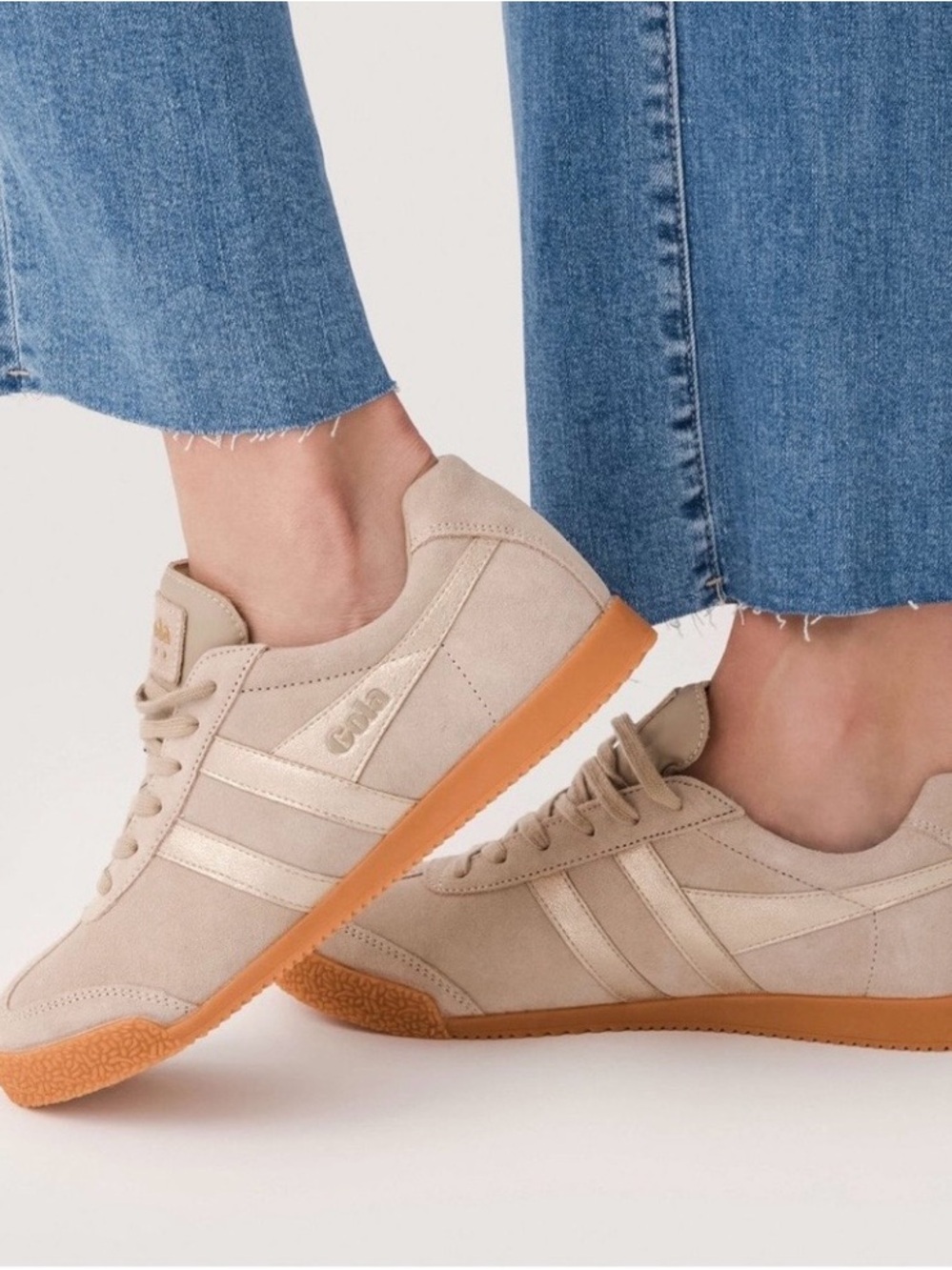 New in Box Gola Women’s Harrier Mirror Sneakers in bone/gold/gum size 10